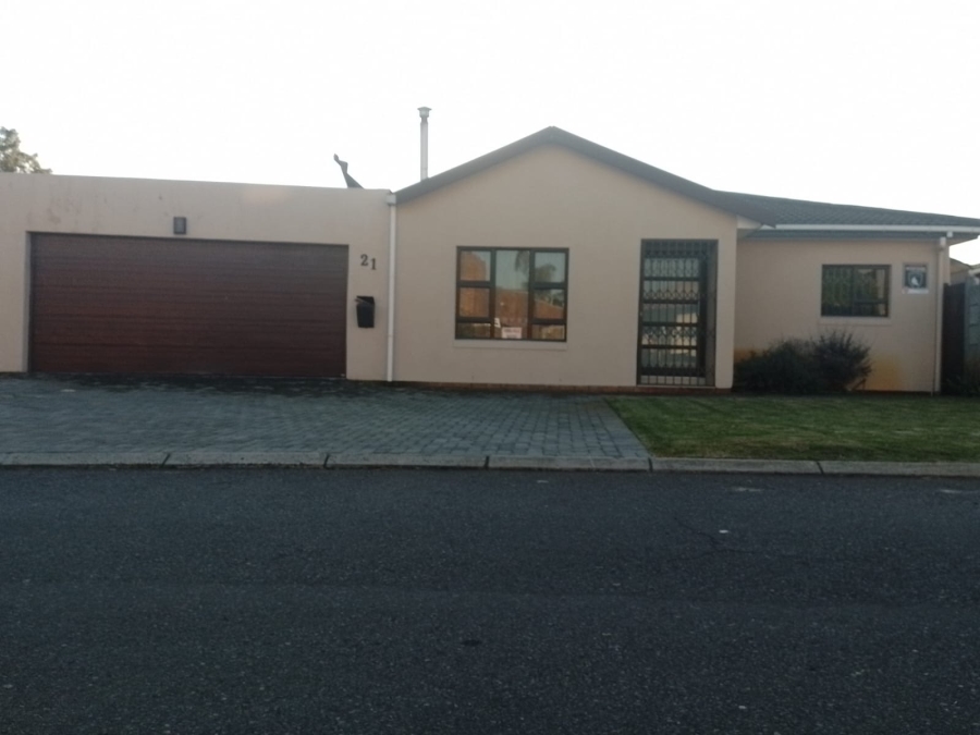 To Let 3 Bedroom Property for Rent in Soneike Western Cape